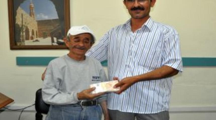 5 Bin Lirasını Bulan Temizlik Iş&ccedil;isine &Ouml;m&uuml;r Boyu K&ouml;m&uuml;r Yardımı Yapacak