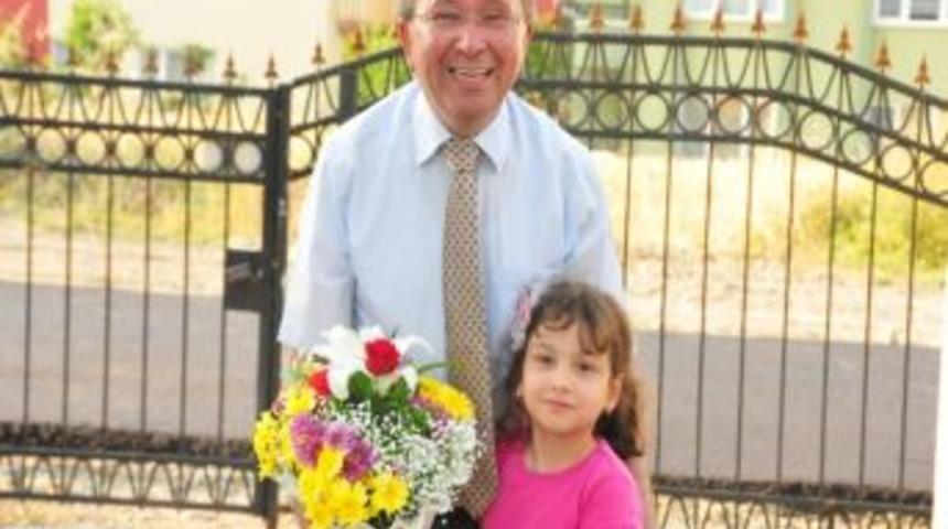 Burma, Sevin&ccedil;ler Sitesi Sakinleri İle Buluştu