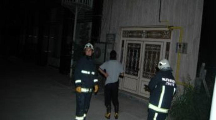 Malatyagaz Binasından Gelen Yangın İhbarı, Polisi Ve İtfaiyeyi Alarma Ge&ccedil;irdi