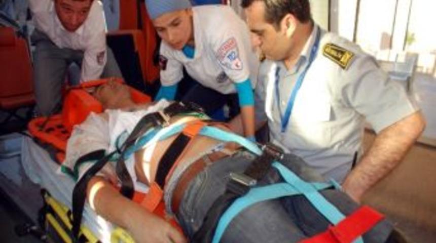 Kahta-diyarbakır Yolunda Otomobil Takla Attı: 1 Yaralı