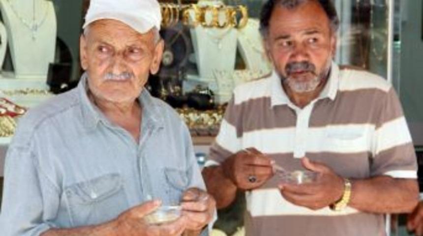 Bartın Belediye Başkanlığı İrmik Helvası Dağıttı