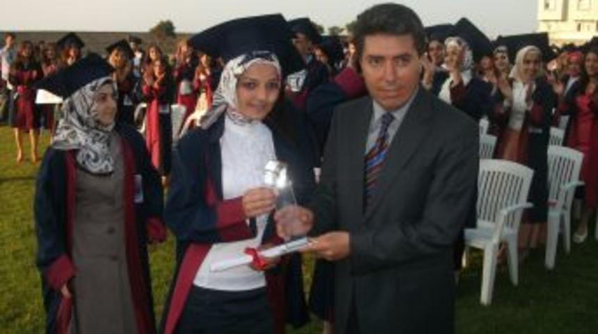 Sinop &Uuml;niversitesi'nde Mezuniyet Coşkusu