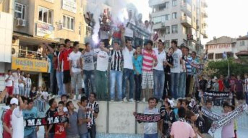 Manisaspor Taraftarları 47. Yılı Kutladı
