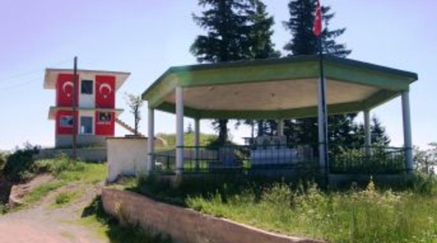 Oğlunun Hatıralarını Adına Yaptırdığı Şehit Evinde Yaşatıyor