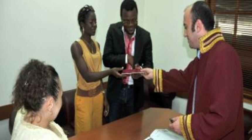 İki M&uuml;lteci, Eskişehir'de Hayatlarını Birleştirdi