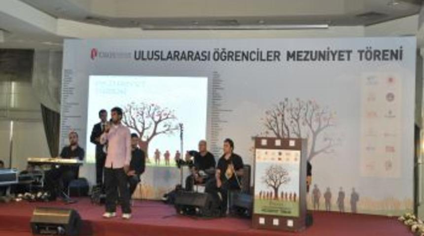 Uluslararası &Ouml;ğrencilerin Mezuniyet Sevinci