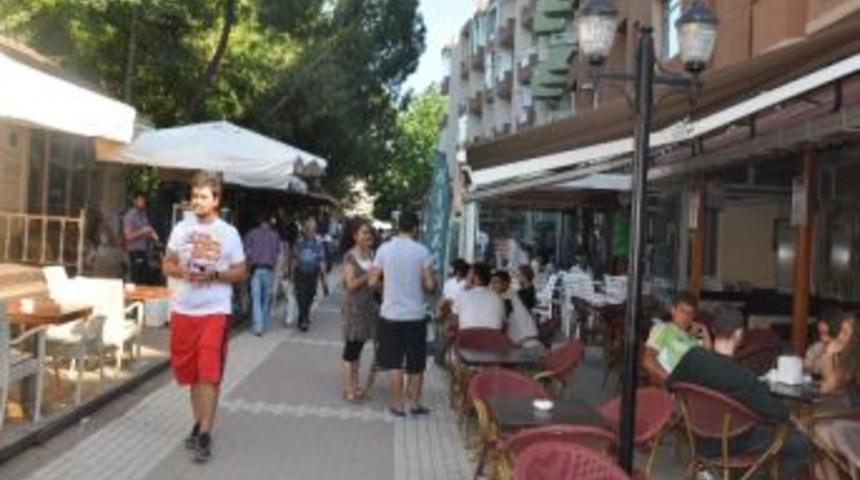 Biga&rsquo;da Yola Taşan Kafeteryalara Yıkım Şoku