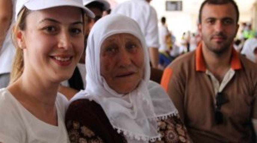 Vosvos&ccedil;ular, Yaşlılar İ&ccedil;in Kontak &Ccedil;evirdi