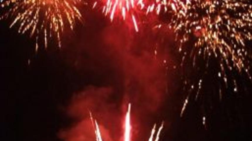 Yeni Havai Fişek T&uuml;rleri G&ouml;r&uuml;c&uuml;ye &Ccedil;ıktı