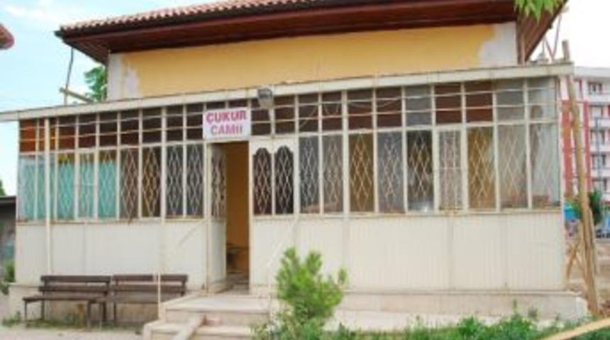 Tarihi B&ouml;lgedeki &Ccedil;ukur Camisi Restore Ediliyor