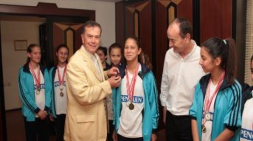 Futbolcu Kızlar Bursa&rsquo;nın Gurur Oldu