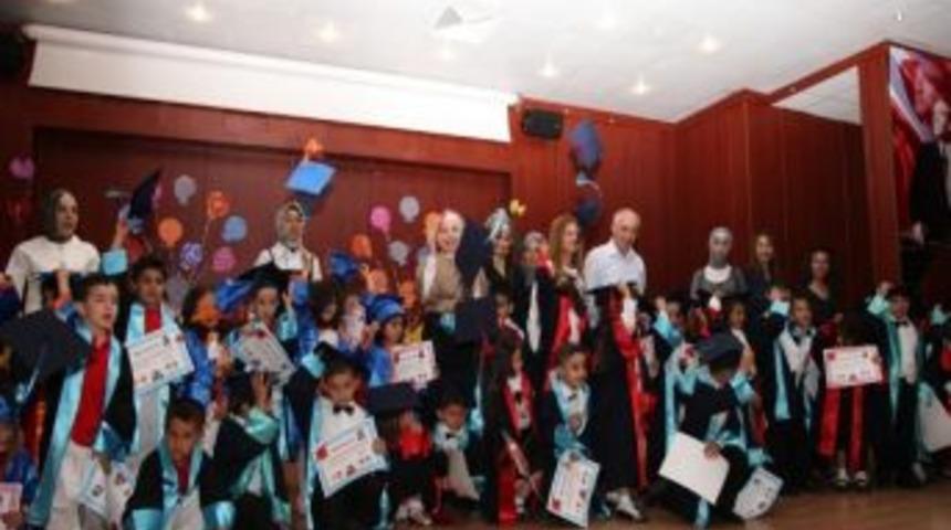 &Ccedil;ocuk Kul&uuml;pleri Mezunlarını Verdi