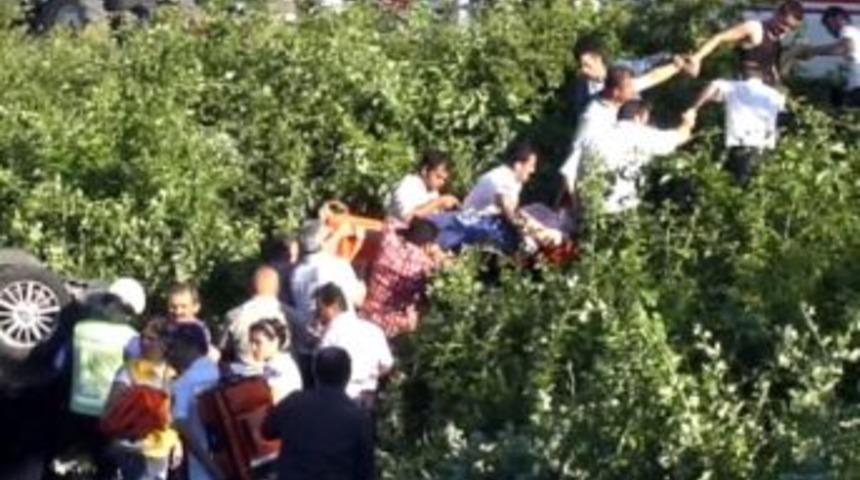 İki Ara&ccedil; Şarampole U&ccedil;tu: 5 Yaralı