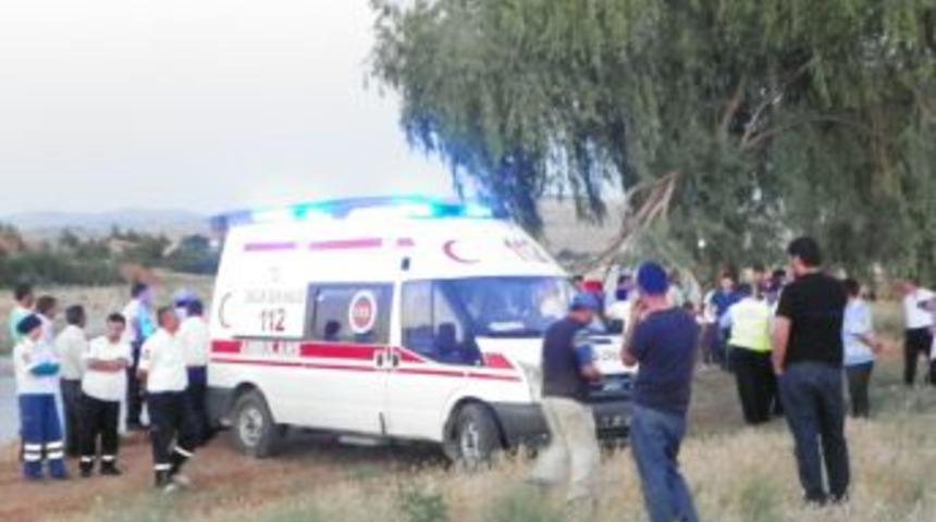 Koltuk Atına Bağladığı Pet Şişelerle Irmağa Giren Gen&ccedil; Boğuldu