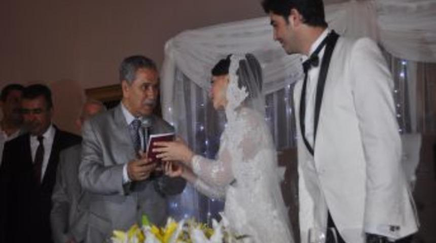 Başbakan Yardımcısı Arın&ccedil; Hatay&rsquo;da Nikah Şahitliği Yaptı