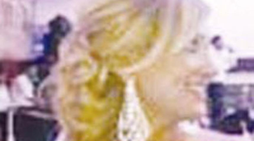 BDP'li vekilin oğlu eşini d&ouml;vd&uuml;