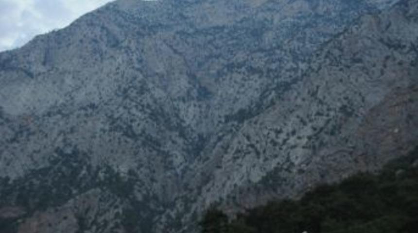 Dağda Mahsur Kalan İki Amat&ouml;r Dağcı Kurtarıldı