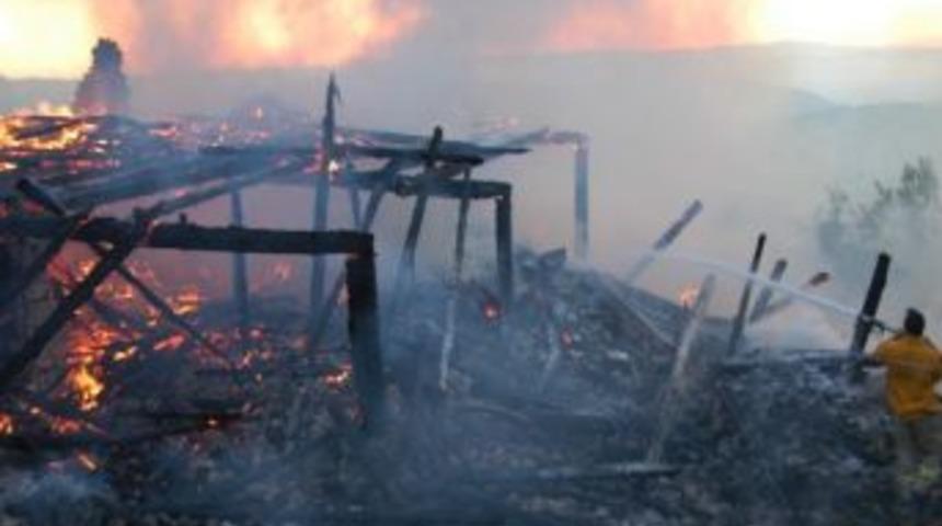 Karab&uuml;k&rsquo;te Ev Yangını