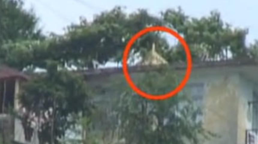 &Ccedil;atıda yaptığı kayığı indiremedi