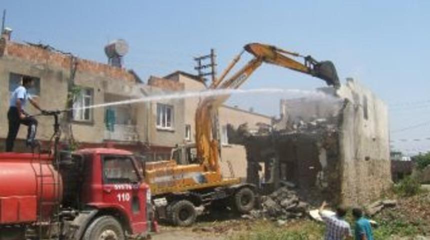 Kozan Belediyesi'nden Yol Genişletme &Ccedil;alışması