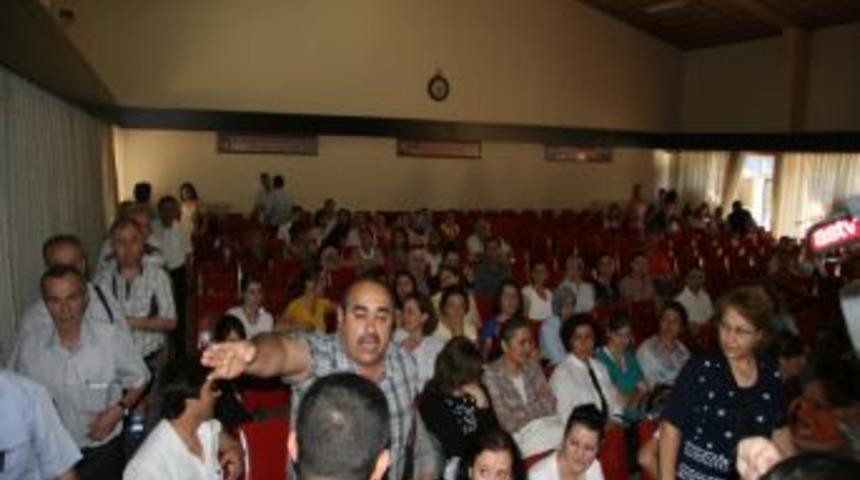 Telekonferansla &Ouml;ğretmenlere Seslenen Bakan Din&ccedil;er'i Protesto Ettiler