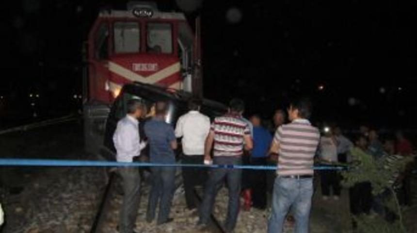 Konya&rsquo;da Tren Kamyonete &Ccedil;arptı: 1 &Ouml;l&uuml;