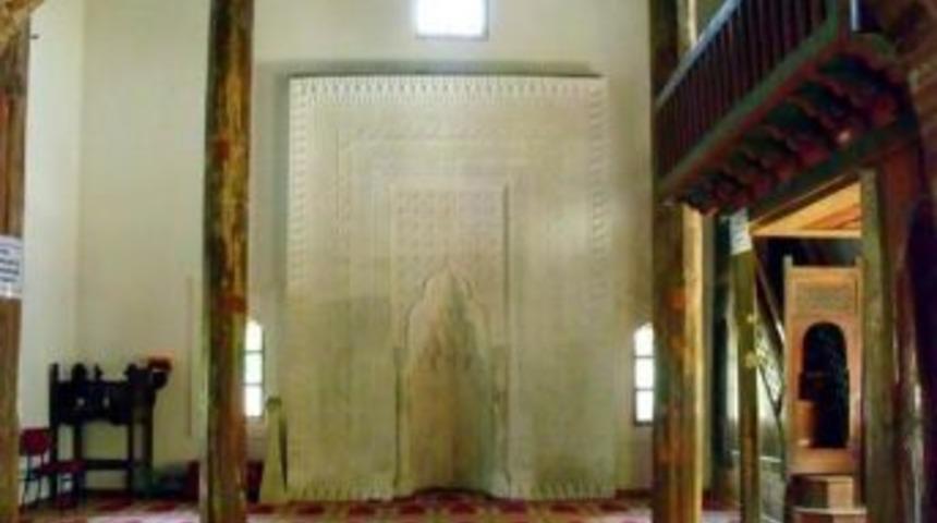 &Ccedil;ivisi Bile Yok Ama Y&uuml;zyıllardır Ayakta