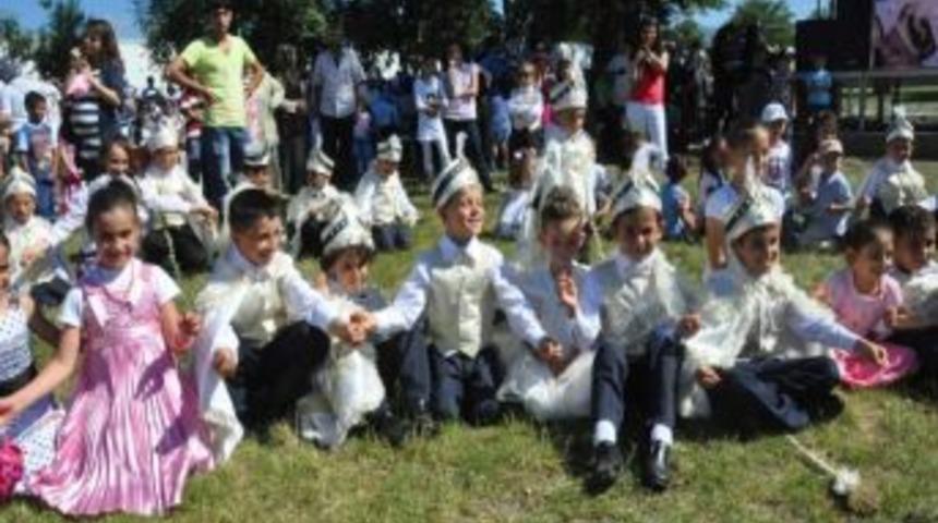 Kartepe'de Renkli Sünnet Şöleni