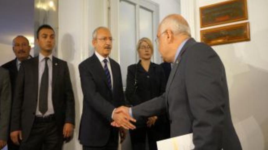 Meclis Başkanı &Ccedil;i&ccedil;ek Ile Kılı&ccedil;daroğlu G&ouml;r&uuml;ş&uuml;yor