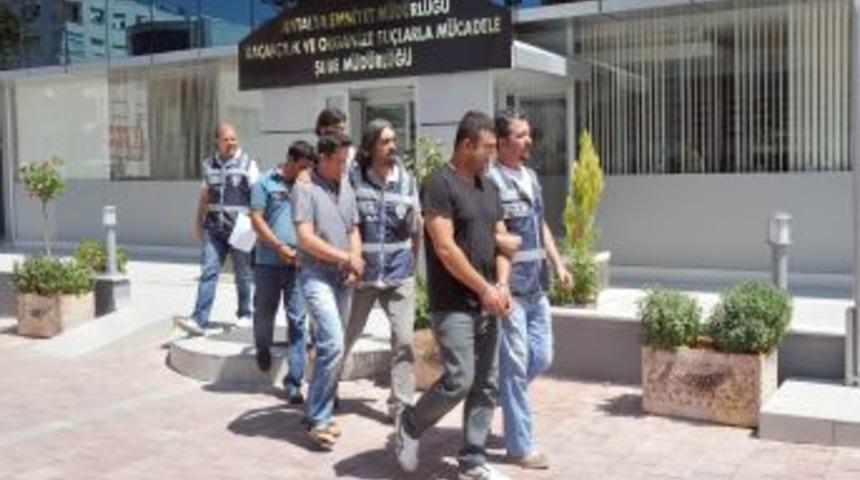 Salatalık Ve Patates &Ccedil;uvalında Uyuşturucu Sevkiyatı Polis Engeline Takıldı