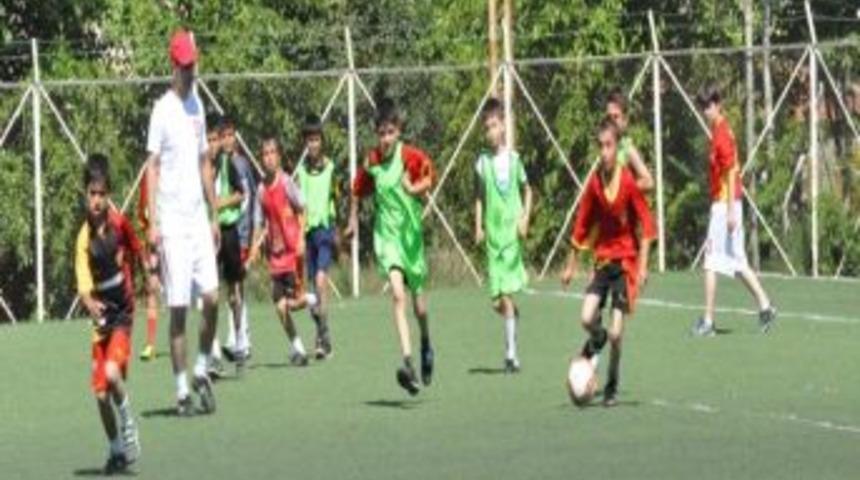 Malatyaspor&rsquo;da Yaz Futbol Okuluna İlgi Artıyor