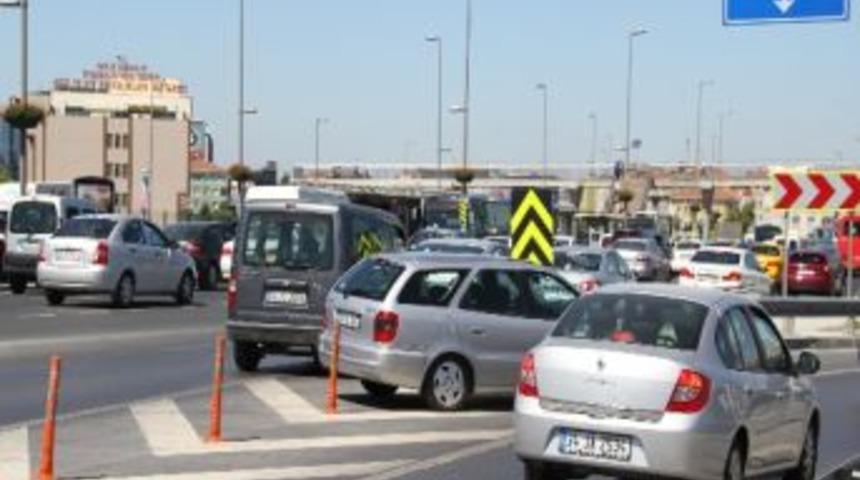 E-5&rsquo;te Trafik Geri Geri Gidiyor