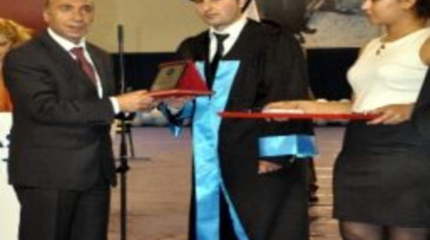 Ka&uuml; Fen Edebiyat Fak&uuml;ltesi&rsquo;nde Mezuniyet T&ouml;reni