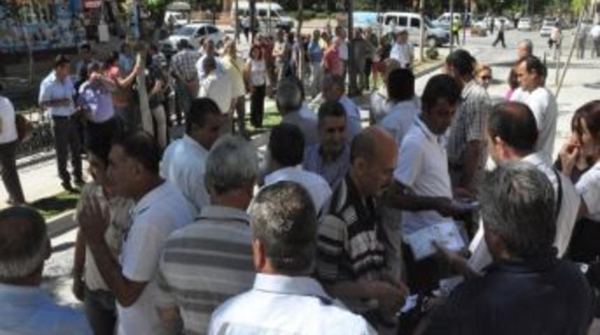 Eğitim-sen &Uuml;yeleri, Bakan Din&ccedil;er&rsquo;in Konuşmasını Dinlemedi