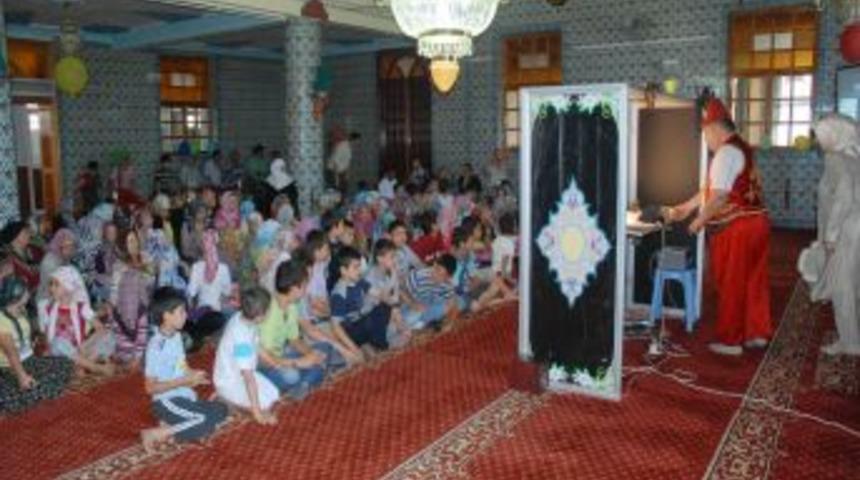 Yaz Kur'&acirc;n Kursları Karag&ouml;z-Hacivat'la Başladı