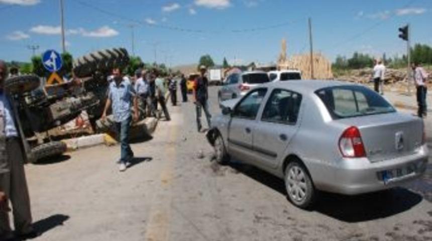 Nişanlı &Ccedil;ift Trafik Kazasında Yaralandı