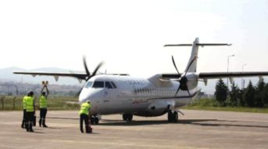 Balıkesir'de U&ccedil;ak Saatlerindeki Değişiklik Yolcu Sayısını D&uuml;ş&uuml;rd&uuml;