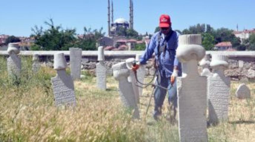 Edirne&rsquo;de Tarihi Mekanlarda Yaz Temizliği Yapılıyor