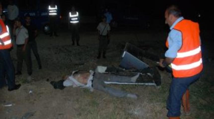 Bayrami&ccedil;&rsquo;te Kaza: 3 &Ouml;l&uuml;, 2 Yaralı