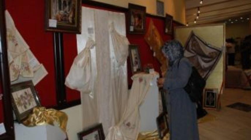 El Emeği, G&ouml;z Nuru Eserler Sergilendi