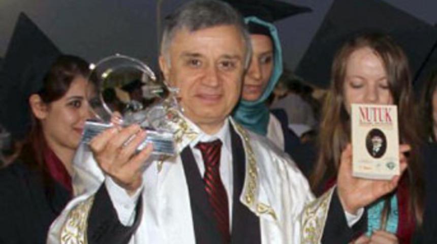 &Ccedil;ukurova &Uuml;niversitesi rekt&ouml;r&uuml;ne g&ouml;zaltı şoku