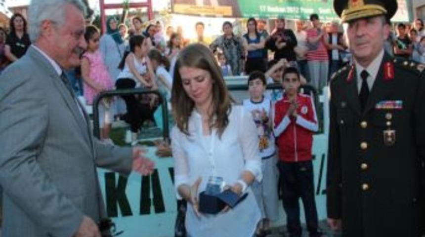 &Ccedil;ocuklar Şehidin Adını Taşıyan Parkta N&ouml;bette