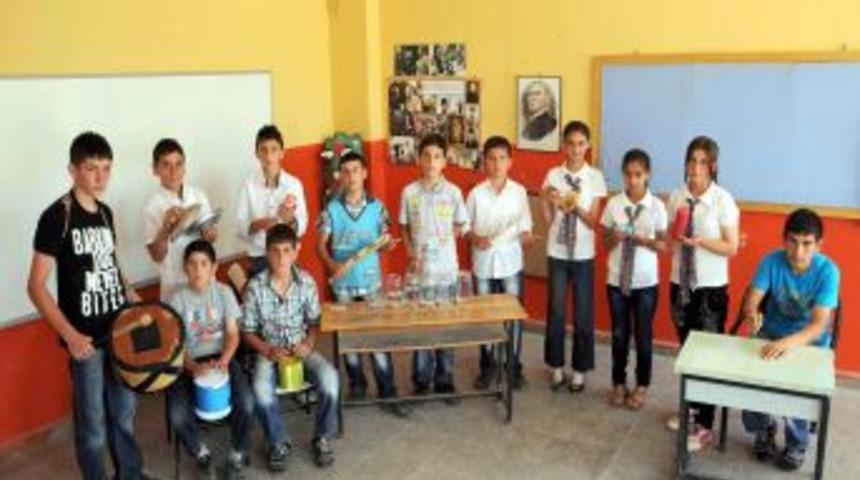 Mutfak Eşyalarıyla Senfoni Korosu Oluşturdular