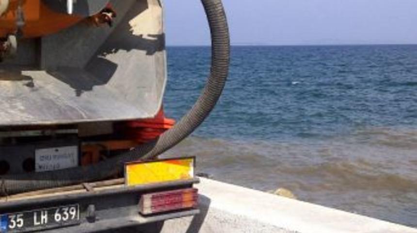 AK Partili &Ccedil;akar: İzmir K&ouml;rfezi'ni B&uuml;y&uuml;kşehir'in Vidanj&ouml;rleri Kirletiyor