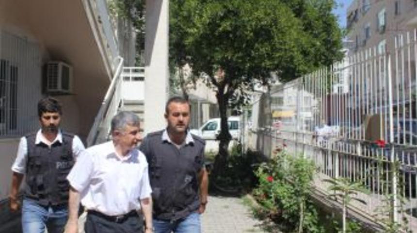 G&ouml;zaltına Alınan Rekt&ouml;r Prof.Dr. Akınoğlu, Sağlık Kontrol&uuml;nden Ge&ccedil;irildi