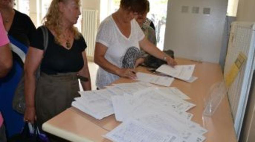 Edirne Kent Konseyi Kadın Meclisi &lsquo;k&uuml;rtaj Yasağına Hayır&rdquo; Kampanyasında D&uuml;zenlediği İmzaları Ankara&rsquo;a G&ouml;nderdi