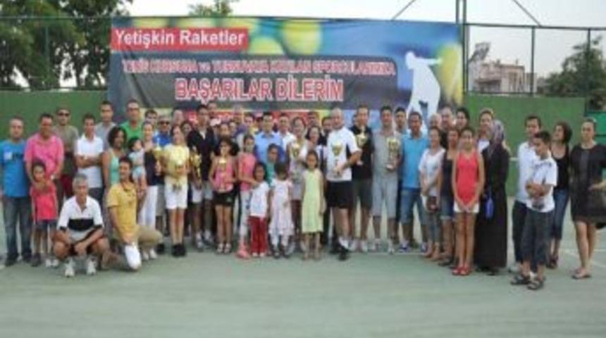 Veteranlar Tenis Turnuvası&rsquo;nda Şampiyonlar Belli Oldu