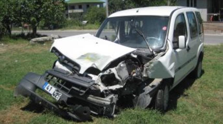 Kamyonet S&uuml;r&uuml;c&uuml;s&uuml;n&uuml;n &Ccedil;arpıp Ka&ccedil;tığı Hamile Kadın &Ouml;ld&uuml;, Kızı Yaralandı