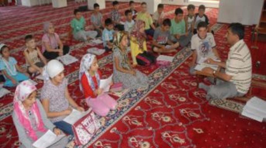 Fethiye&rsquo;de Camiler &Ccedil;ocuklarla Doldu