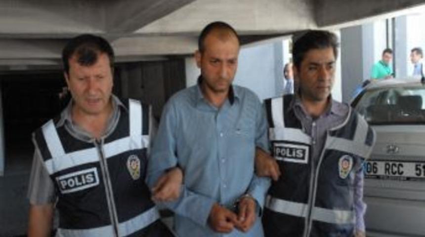 Bor&ccedil; Vermeyen Arkadaşını &Ouml;ld&uuml;rd&uuml;